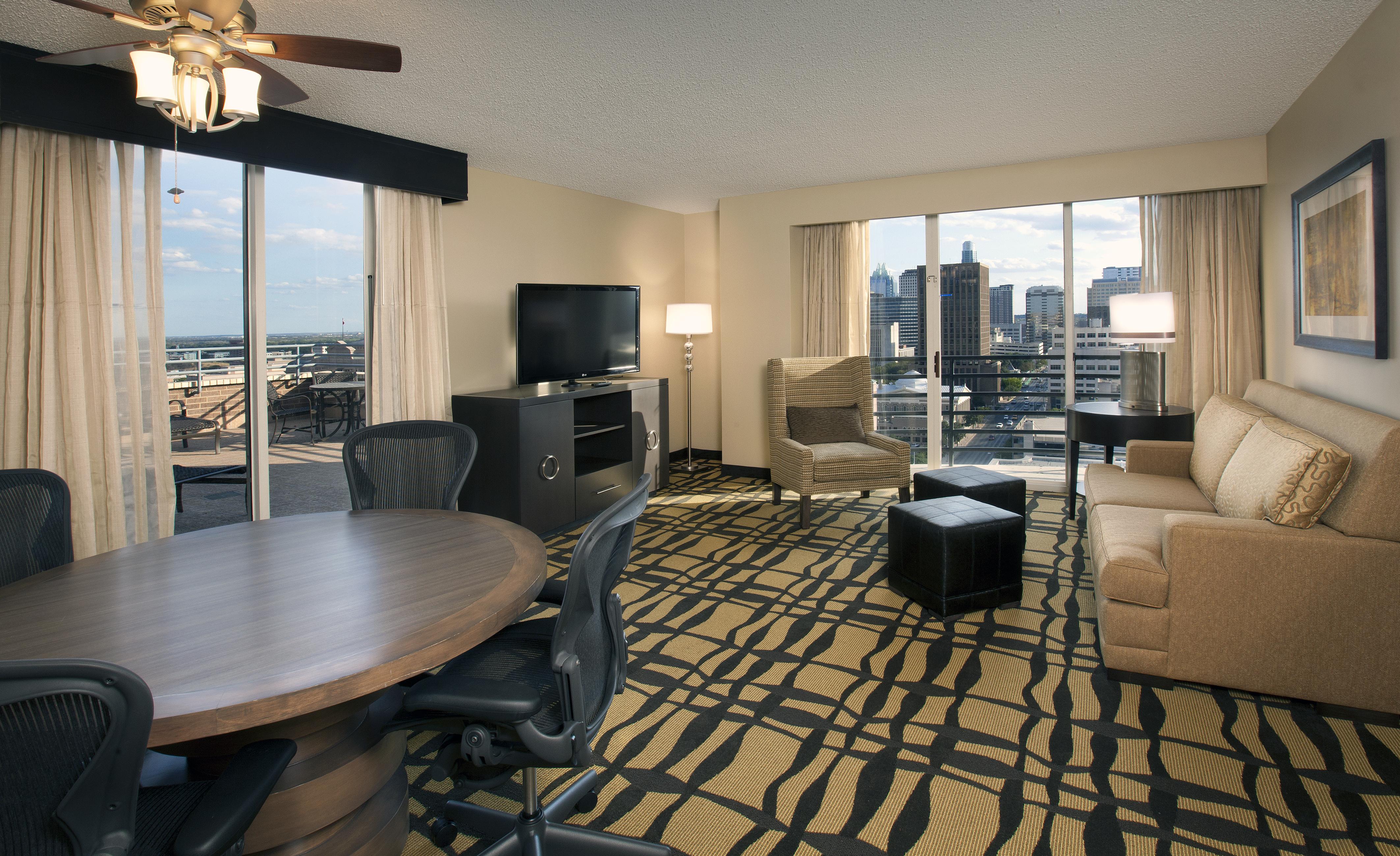 Doubletree Suites By Hilton Austin Downtown Capitol Bilik gambar