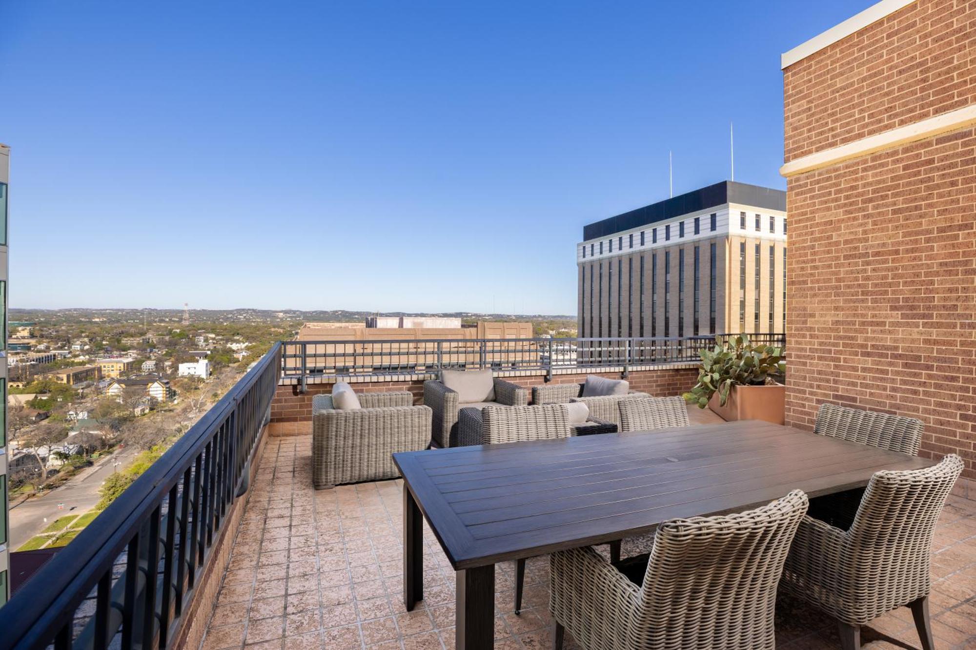 Doubletree Suites By Hilton Austin Downtown Capitol Luaran gambar